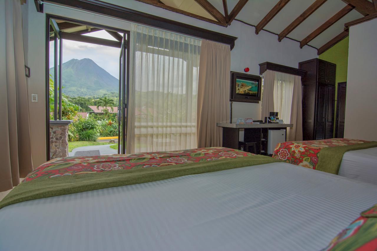 Junior Suite Queen Volcano View,1583125533:JPEG